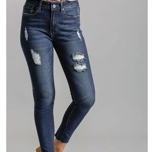 🏷️ 23 💕 Umgee Distressed Skinny stretch Jeans